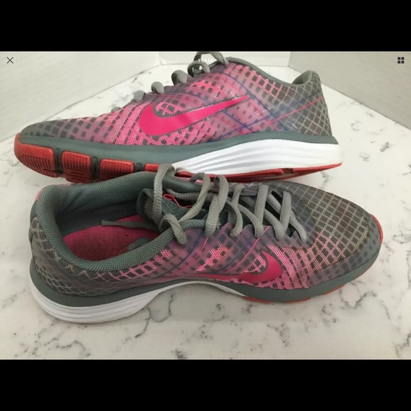 Nike Shoes - NIKE DUEL FUSION TR2 Print Aviator Fly Wire
Sz 6